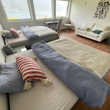 Tjeldoya Slott Guest house *