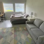 Tjeldoya Slott Guest house *