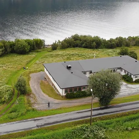 Tjeldoya Slott * Hov (Tjeldsund)