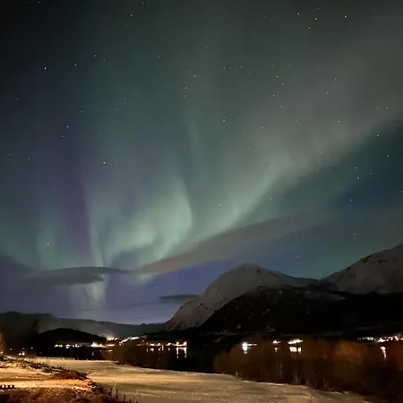Tjeldoya Slott Pensionat Hov (Tjeldsund)